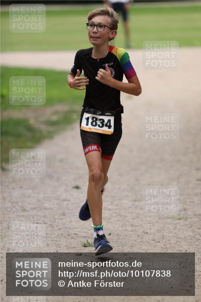 30.08.2026 - Elbe Triathlon Hamburg Antke Förster http://msf.ph/oto/10107838 30.08.2026 12:54:01 Laufen 1834 meine-sportfotos.de