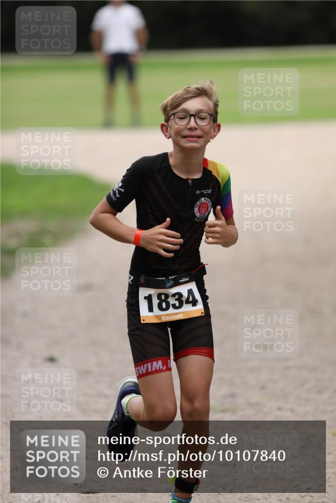 30.08.2026 - Elbe Triathlon Hamburg Antke Förster http://msf.ph/oto/10107840 30.08.2026 12:54:01 Laufen 1910, 1834 meine-sportfotos.de