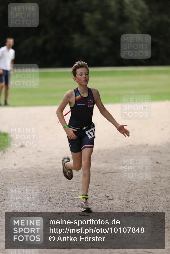 30.08.2026 - Elbe Triathlon Hamburg Antke Förster http://msf.ph/oto/10107848 30.08.2026 12:54:07 Laufen 17 meine-sportfotos.de