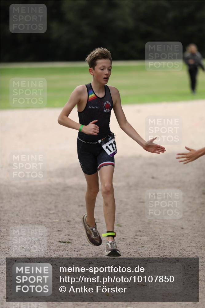 30.08.2026 - Elbe Triathlon Hamburg Antke Förster http://msf.ph/oto/10107850 30.08.2026 12:54:07 Laufen 178 meine-sportfotos.de