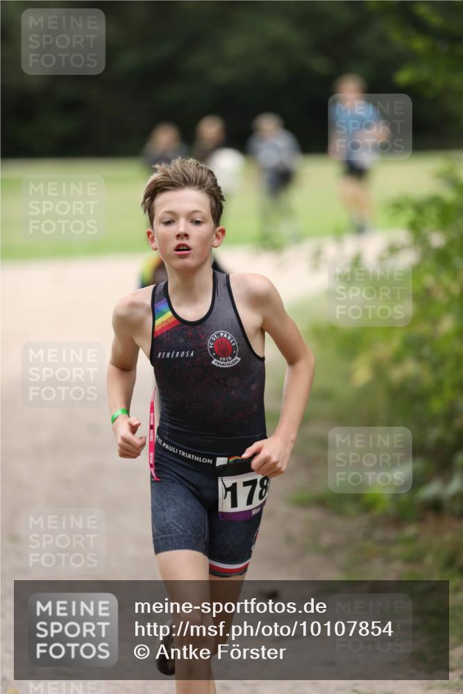 30.08.2026 - Elbe Triathlon Hamburg Antke Förster http://msf.ph/oto/10107854 30.08.2026 12:54:08 Laufen 1910, 178 meine-sportfotos.de