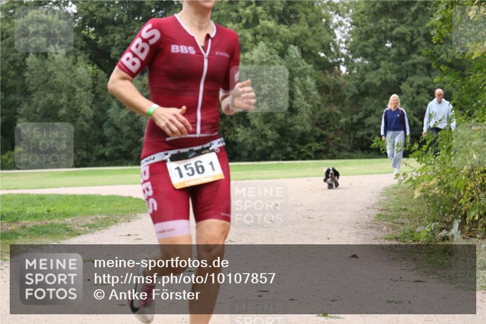 30.08.2026 - Elbe Triathlon Hamburg Antke Förster http://msf.ph/oto/10107857 30.08.2026 14:23:03 Laufen 1561 meine-sportfotos.de