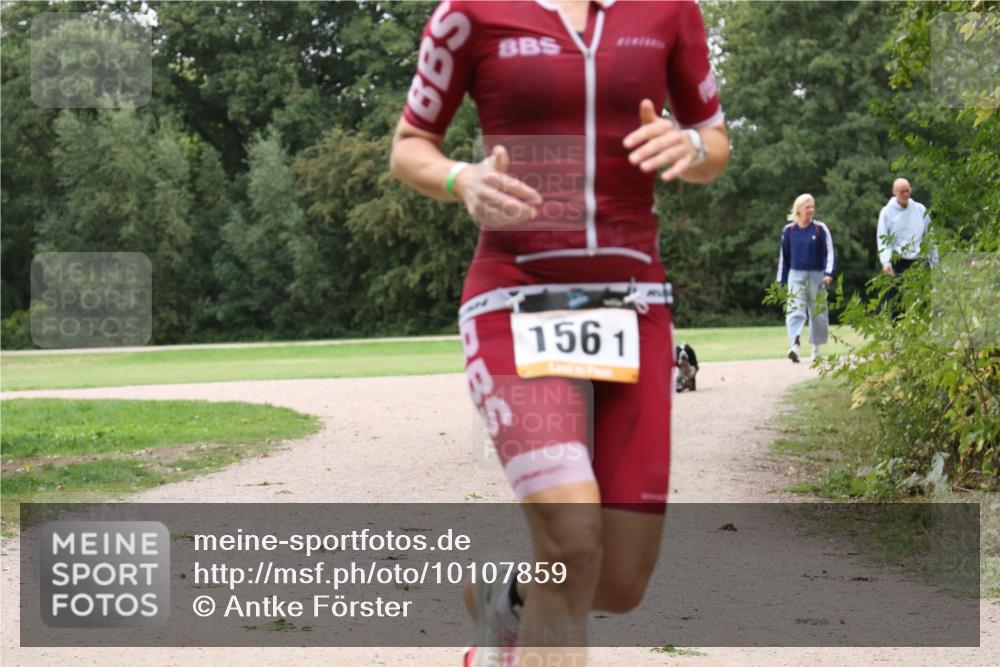 30.08.2026 - Elbe Triathlon Hamburg Antke Förster http://msf.ph/oto/10107859 30.08.2026 14:23:04 Laufen 1561 meine-sportfotos.de