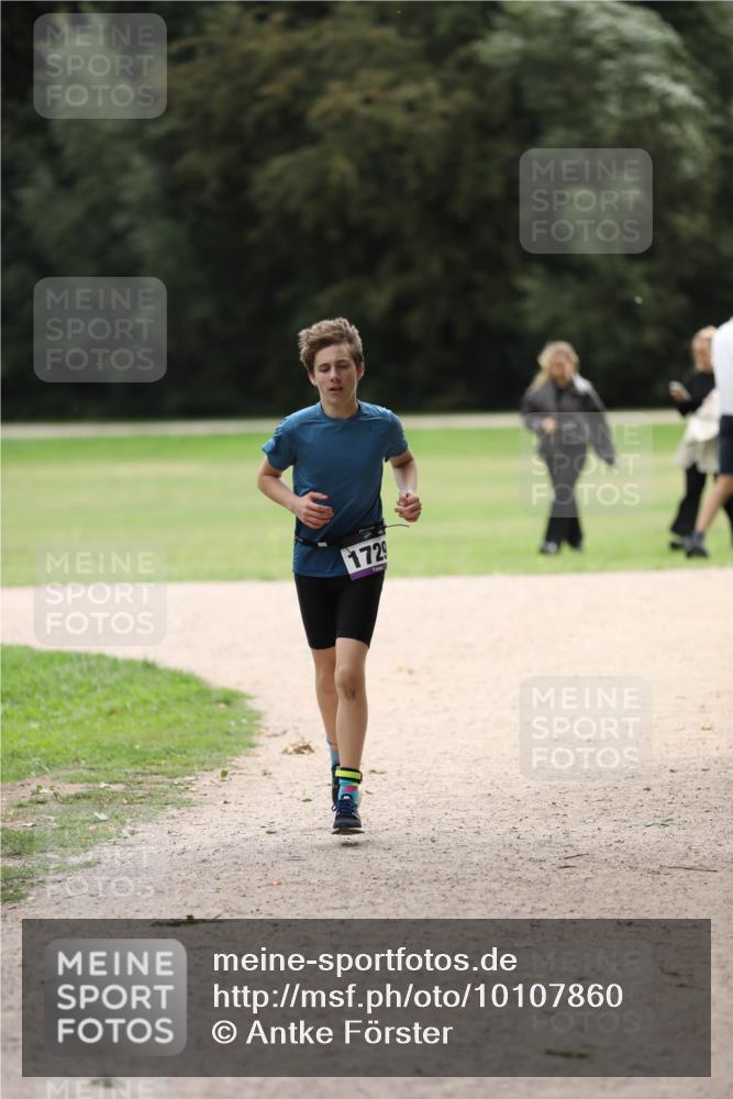 30.08.2026 - Elbe Triathlon Hamburg Antke Förster http://msf.ph/oto/10107860 30.08.2026 12:54:17 Laufen 1729 meine-sportfotos.de