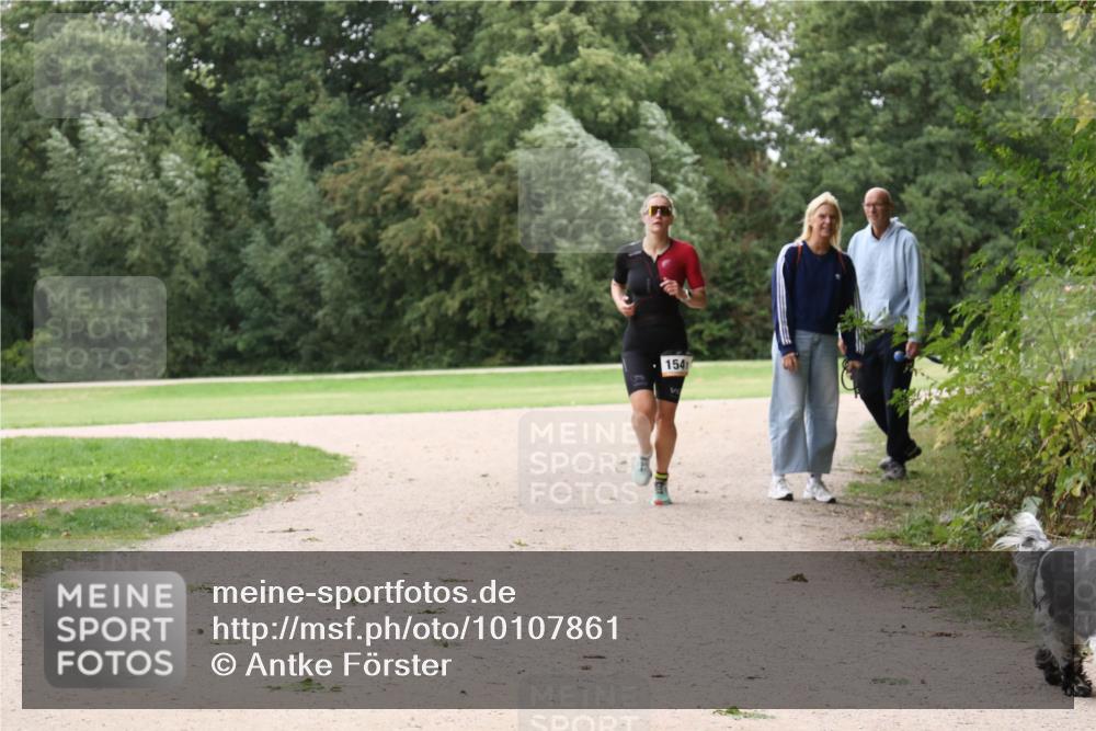 30.08.2026 - Elbe Triathlon Hamburg Antke Förster http://msf.ph/oto/10107861 30.08.2026 14:23:15 Laufen 1541 meine-sportfotos.de
