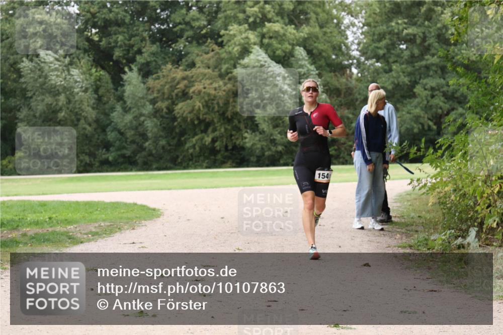 30.08.2026 - Elbe Triathlon Hamburg Antke Förster http://msf.ph/oto/10107863 30.08.2026 14:23:16 Laufen 1541 meine-sportfotos.de