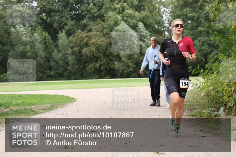 30.08.2026 - Elbe Triathlon Hamburg Antke Förster http://msf.ph/oto/10107867 30.08.2026 14:23:18 Laufen 1541 meine-sportfotos.de