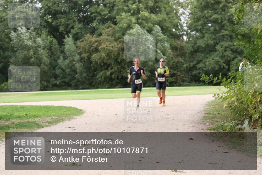 30.08.2026 - Elbe Triathlon Hamburg Antke Förster http://msf.ph/oto/10107871 30.08.2026 14:23:51 Laufen 129, 1501 meine-sportfotos.de