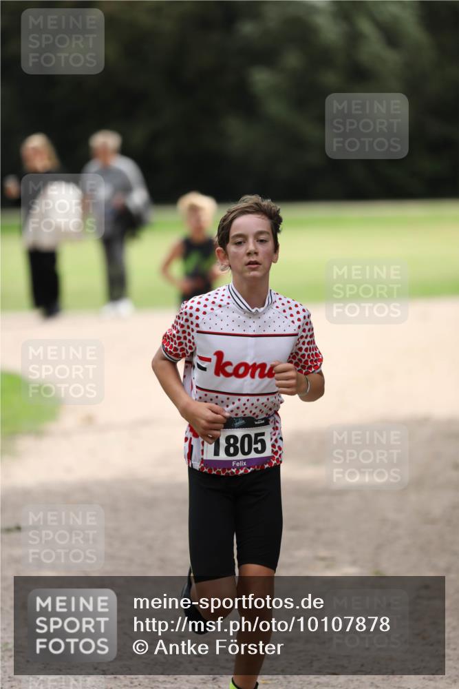 30.08.2026 - Elbe Triathlon Hamburg Antke Förster http://msf.ph/oto/10107878 30.08.2026 12:54:23 Laufen 805 meine-sportfotos.de