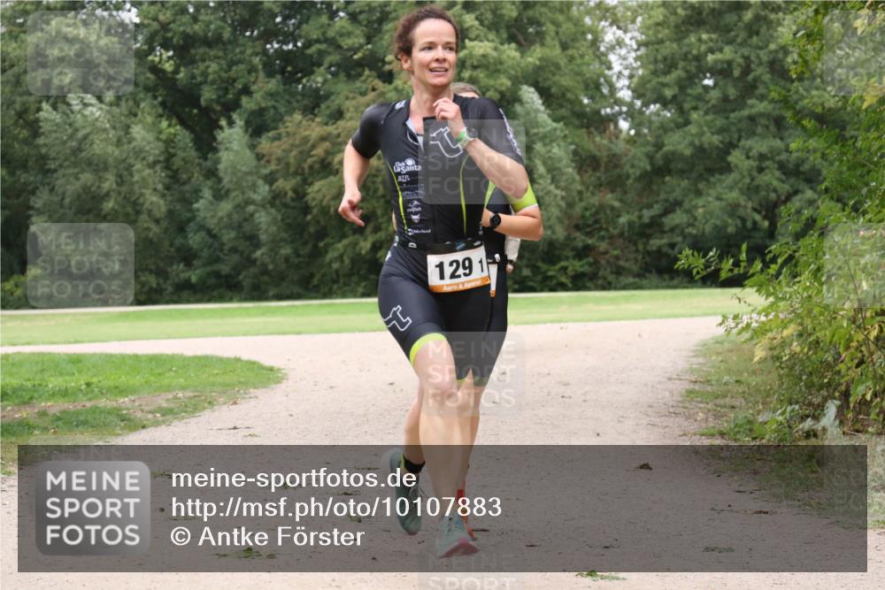 30.08.2026 - Elbe Triathlon Hamburg Antke Förster http://msf.ph/oto/10107883 30.08.2026 14:23:55 Laufen 129, 1 meine-sportfotos.de