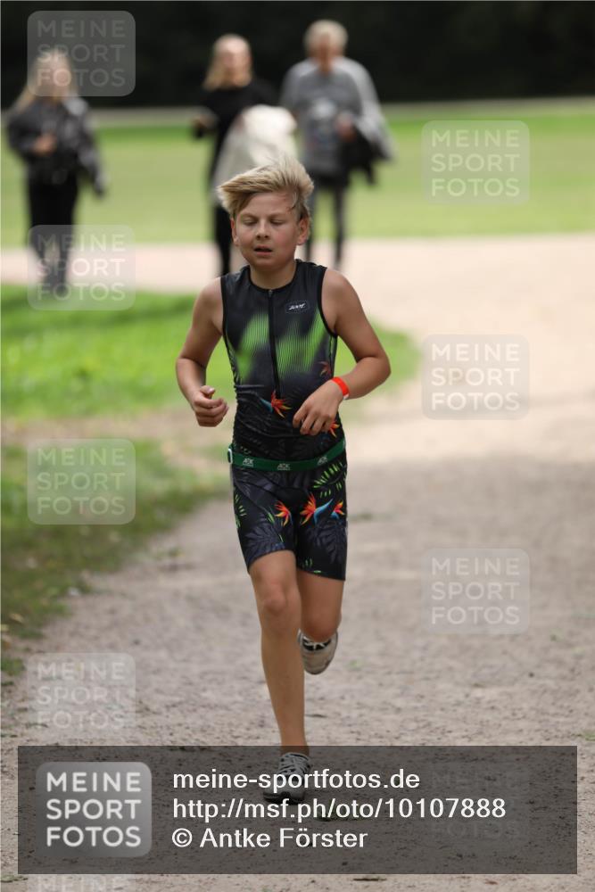 30.08.2026 - Elbe Triathlon Hamburg Antke Förster http://msf.ph/oto/10107888 30.08.2026 12:54:28 Laufen 7001 meine-sportfotos.de