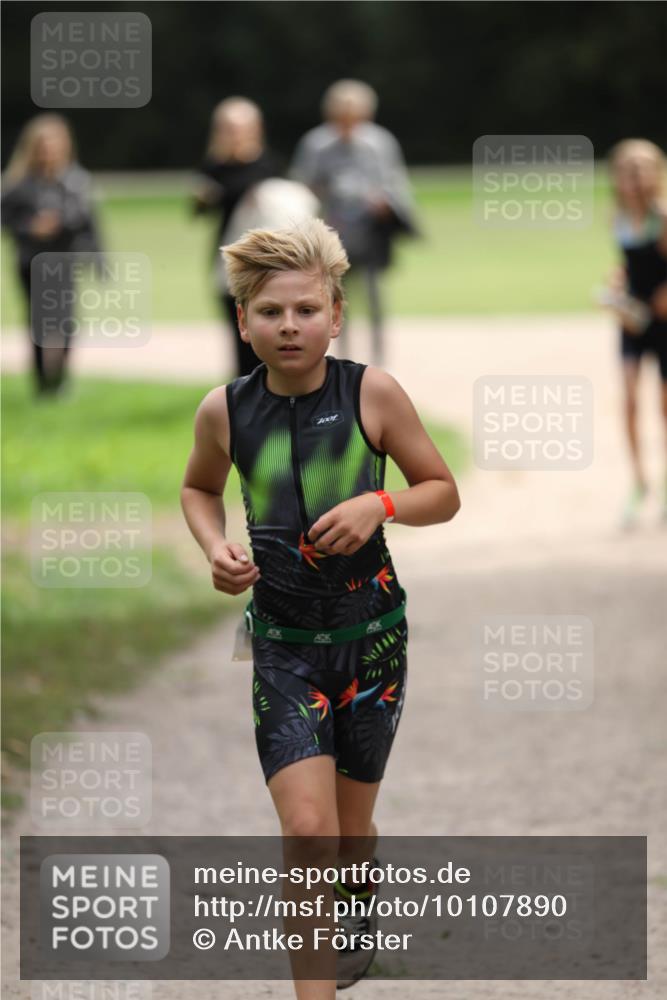 30.08.2026 - Elbe Triathlon Hamburg Antke Förster http://msf.ph/oto/10107890 30.08.2026 12:54:28 Laufen 7001 meine-sportfotos.de