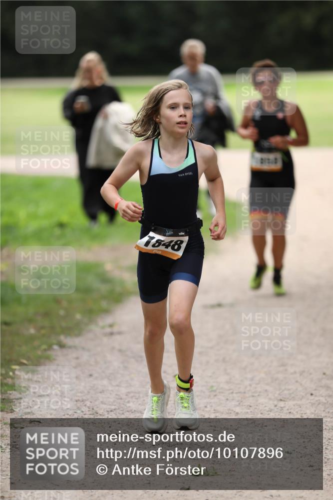 30.08.2026 - Elbe Triathlon Hamburg Antke Förster http://msf.ph/oto/10107896 30.08.2026 12:54:31 Laufen 7848 meine-sportfotos.de