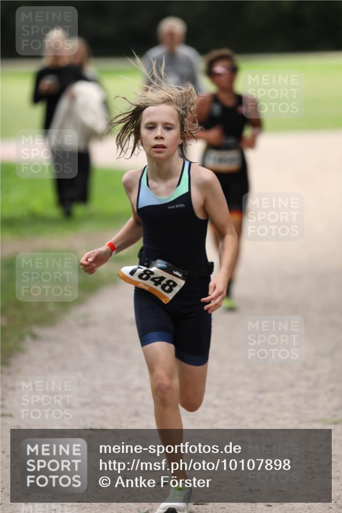 30.08.2026 - Elbe Triathlon Hamburg Antke Förster http://msf.ph/oto/10107898 30.08.2026 12:54:32 Laufen 1848 meine-sportfotos.de