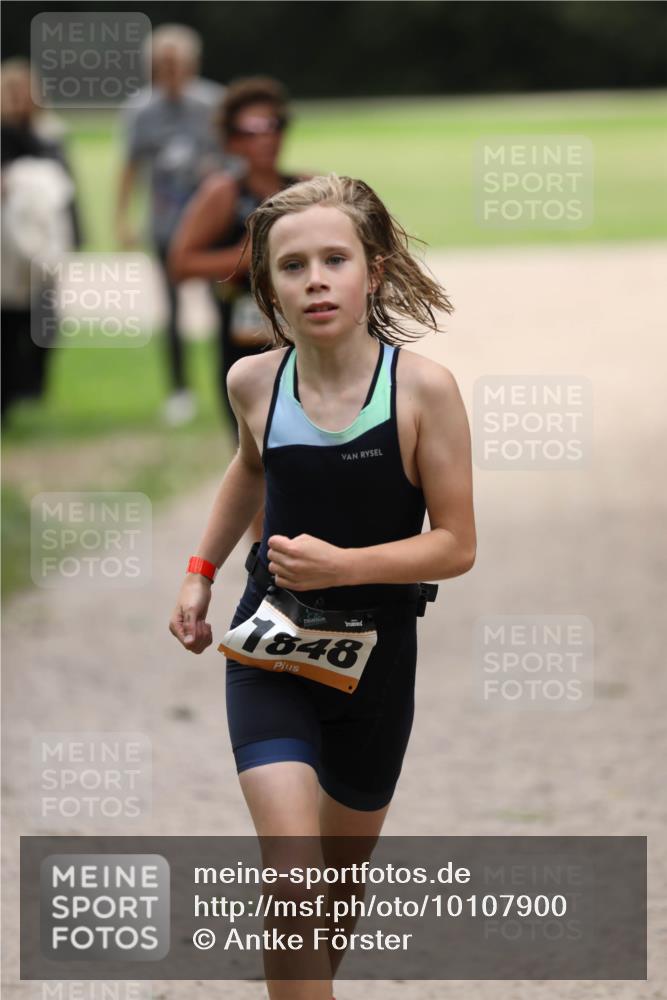30.08.2026 - Elbe Triathlon Hamburg Antke Förster http://msf.ph/oto/10107900 30.08.2026 12:54:32 Laufen 1848 meine-sportfotos.de