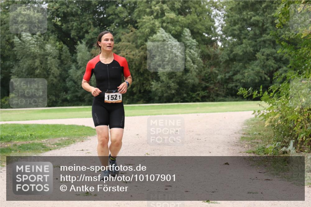 30.08.2026 - Elbe Triathlon Hamburg Antke Förster http://msf.ph/oto/10107901 30.08.2026 14:24:42 Laufen 1521 meine-sportfotos.de