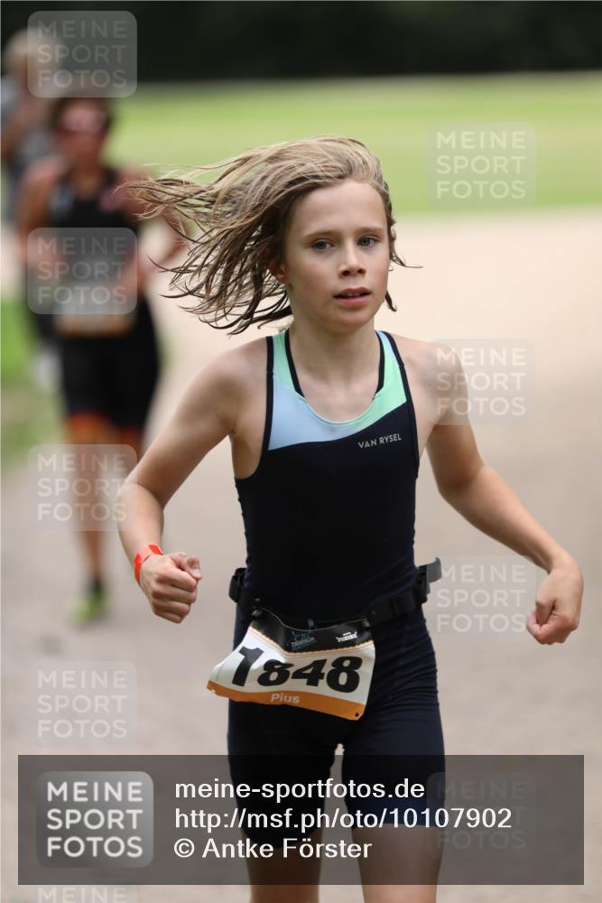 30.08.2026 - Elbe Triathlon Hamburg Antke Förster http://msf.ph/oto/10107902 30.08.2026 12:54:33 Laufen 1848 meine-sportfotos.de