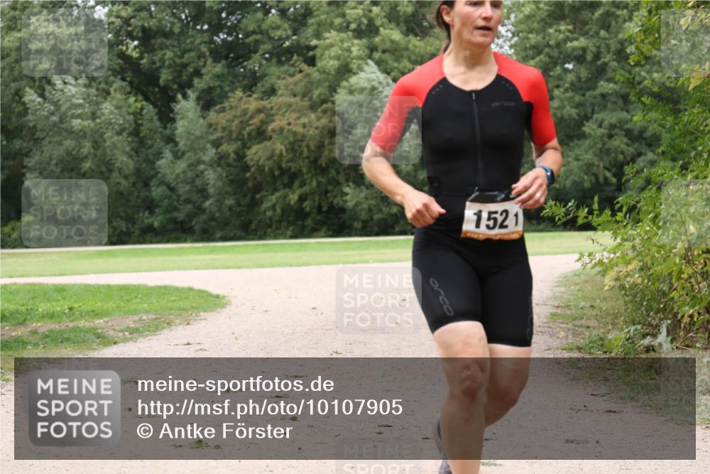 30.08.2026 - Elbe Triathlon Hamburg Antke Förster http://msf.ph/oto/10107905 30.08.2026 14:24:43 Laufen 1521 meine-sportfotos.de