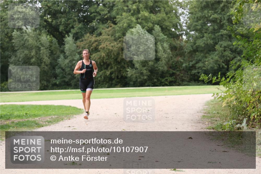 30.08.2026 - Elbe Triathlon Hamburg Antke Förster http://msf.ph/oto/10107907 30.08.2026 14:25:05 Laufen  meine-sportfotos.de