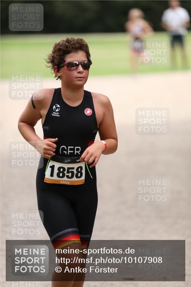 30.08.2026 - Elbe Triathlon Hamburg Antke Förster http://msf.ph/oto/10107908 30.08.2026 12:54:35 Laufen 1858 meine-sportfotos.de