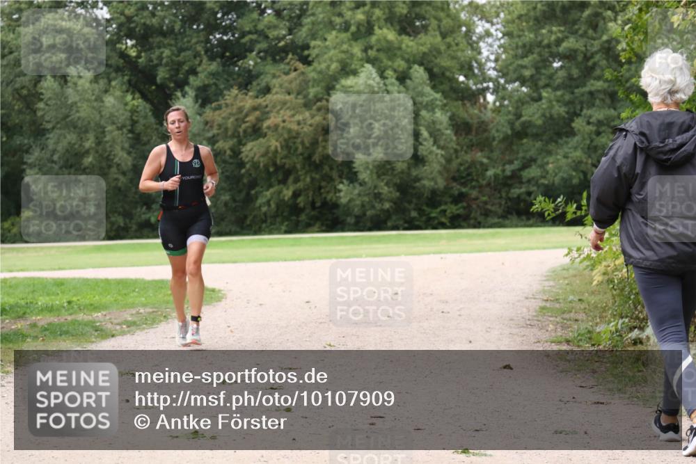 30.08.2026 - Elbe Triathlon Hamburg Antke Förster http://msf.ph/oto/10107909 30.08.2026 14:25:06 Laufen 96 meine-sportfotos.de