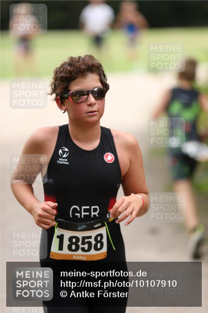 30.08.2026 - Elbe Triathlon Hamburg Antke Förster http://msf.ph/oto/10107910 30.08.2026 12:54:36 Laufen 1858 meine-sportfotos.de