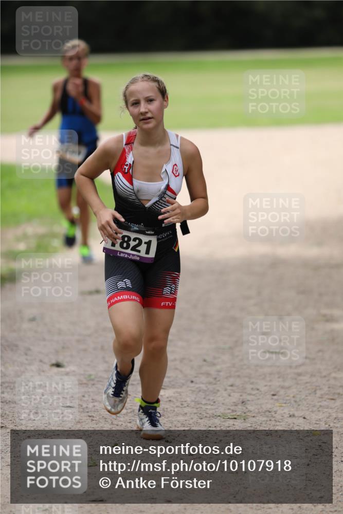 30.08.2026 - Elbe Triathlon Hamburg Antke Förster http://msf.ph/oto/10107918 30.08.2026 12:54:42 Laufen 821, 1 meine-sportfotos.de