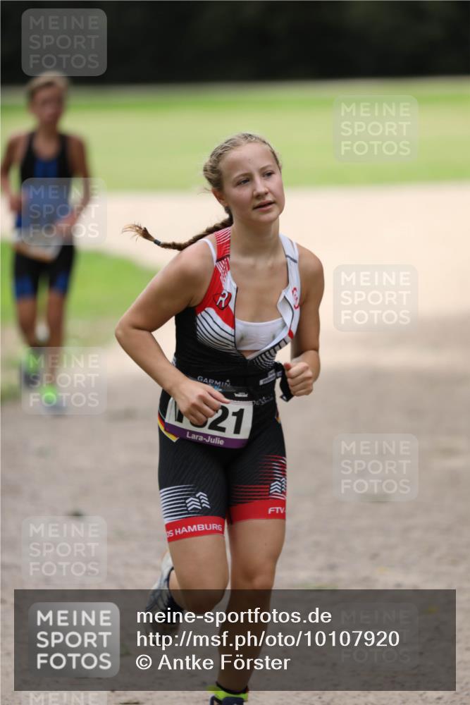 30.08.2026 - Elbe Triathlon Hamburg Antke Förster http://msf.ph/oto/10107920 30.08.2026 12:54:42 Laufen 21 meine-sportfotos.de
