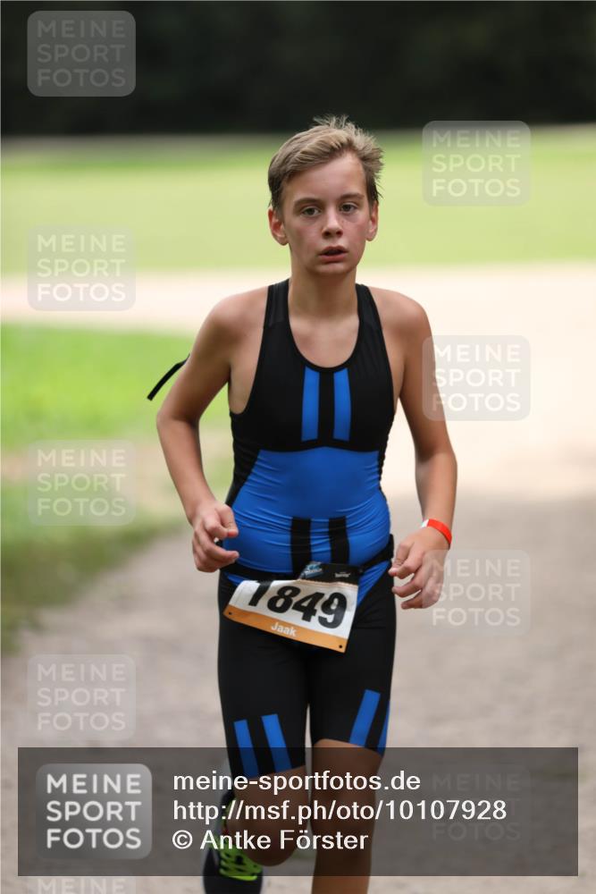 30.08.2026 - Elbe Triathlon Hamburg Antke Förster http://msf.ph/oto/10107928 30.08.2026 12:54:46 Laufen 1849 meine-sportfotos.de