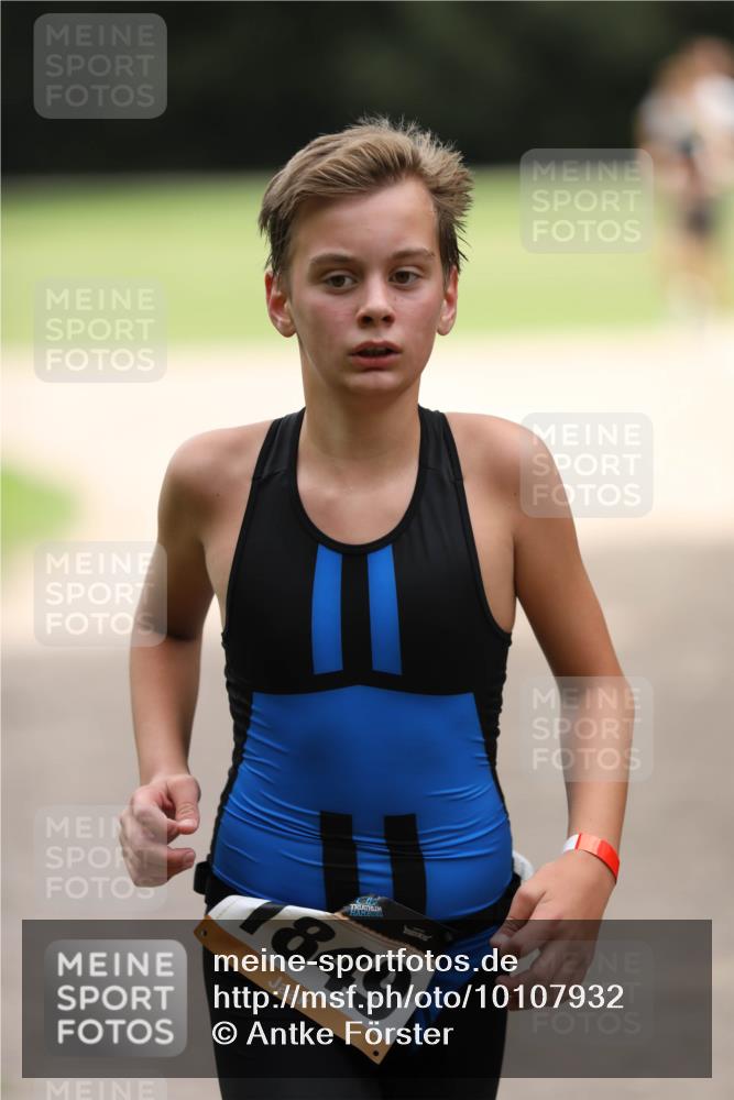 30.08.2026 - Elbe Triathlon Hamburg Antke Förster http://msf.ph/oto/10107932 30.08.2026 12:54:47 Laufen 1849 meine-sportfotos.de