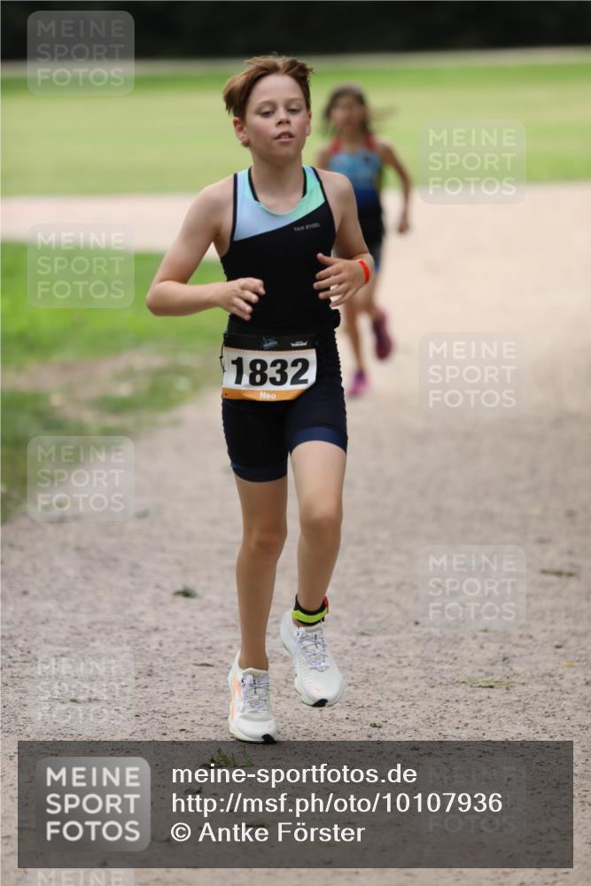 30.08.2026 - Elbe Triathlon Hamburg Antke Förster http://msf.ph/oto/10107936 30.08.2026 12:54:54 Laufen 1832 meine-sportfotos.de
