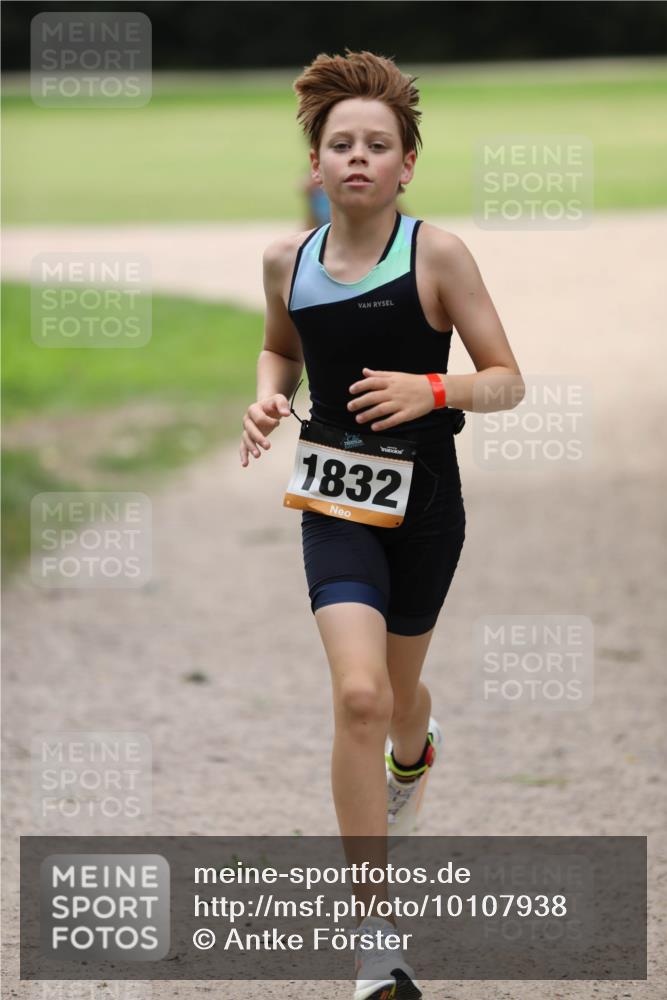30.08.2026 - Elbe Triathlon Hamburg Antke Förster http://msf.ph/oto/10107938 30.08.2026 12:54:55 Laufen 1832 meine-sportfotos.de