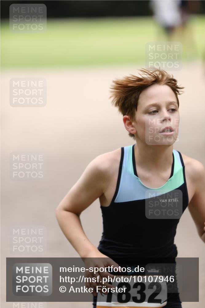 30.08.2026 - Elbe Triathlon Hamburg Antke Förster http://msf.ph/oto/10107946 30.08.2026 12:54:56 Laufen 832 meine-sportfotos.de