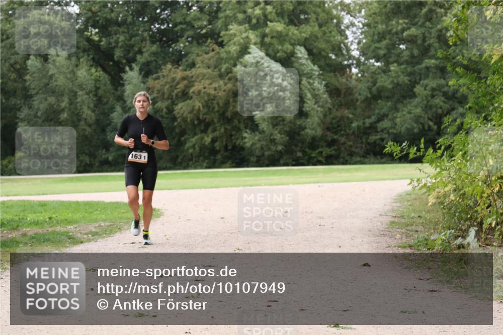30.08.2026 - Elbe Triathlon Hamburg Antke Förster http://msf.ph/oto/10107949 30.08.2026 14:26:02 Laufen 1631 meine-sportfotos.de