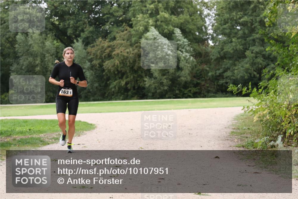 30.08.2026 - Elbe Triathlon Hamburg Antke Förster http://msf.ph/oto/10107951 30.08.2026 14:26:03 Laufen 1631 meine-sportfotos.de