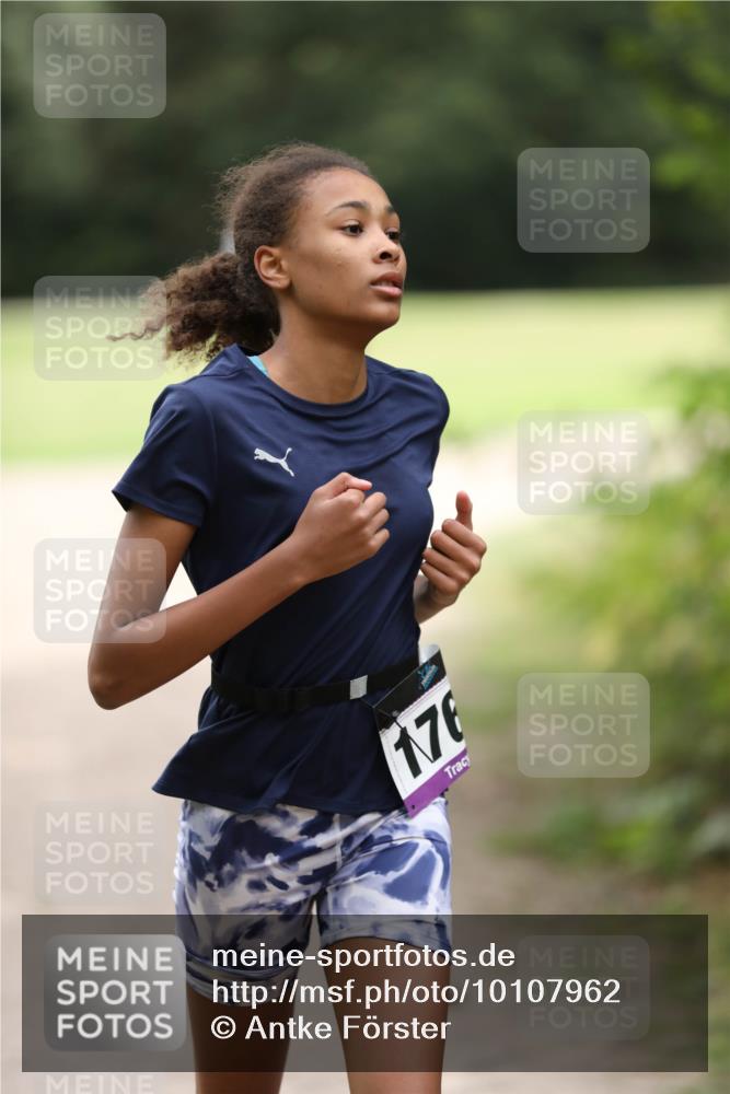 30.08.2026 - Elbe Triathlon Hamburg Antke Förster http://msf.ph/oto/10107962 30.08.2026 12:55:03 Laufen 176 meine-sportfotos.de