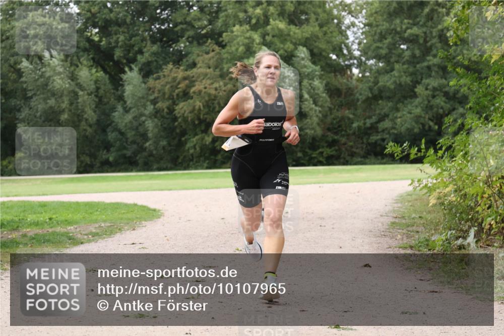 30.08.2026 - Elbe Triathlon Hamburg Antke Förster http://msf.ph/oto/10107965 30.08.2026 14:26:14 Laufen 2330, 238, 20 meine-sportfotos.de