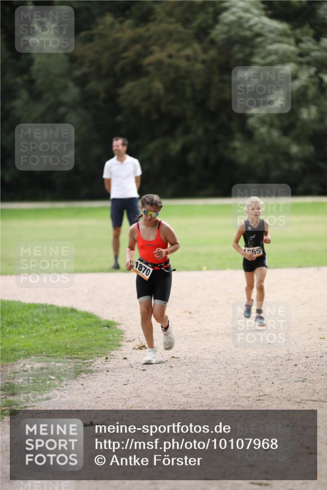 30.08.2026 - Elbe Triathlon Hamburg Antke Förster http://msf.ph/oto/10107968 30.08.2026 12:55:31 Laufen 1870, 65 meine-sportfotos.de