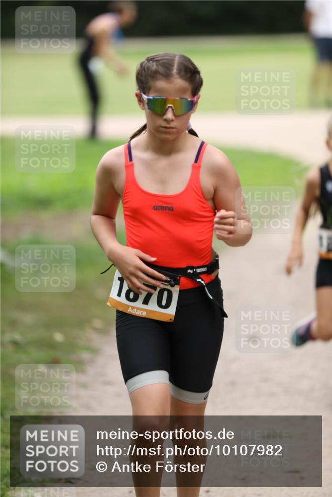 30.08.2026 - Elbe Triathlon Hamburg Antke Förster http://msf.ph/oto/10107982 30.08.2026 12:55:36 Laufen 1070 meine-sportfotos.de