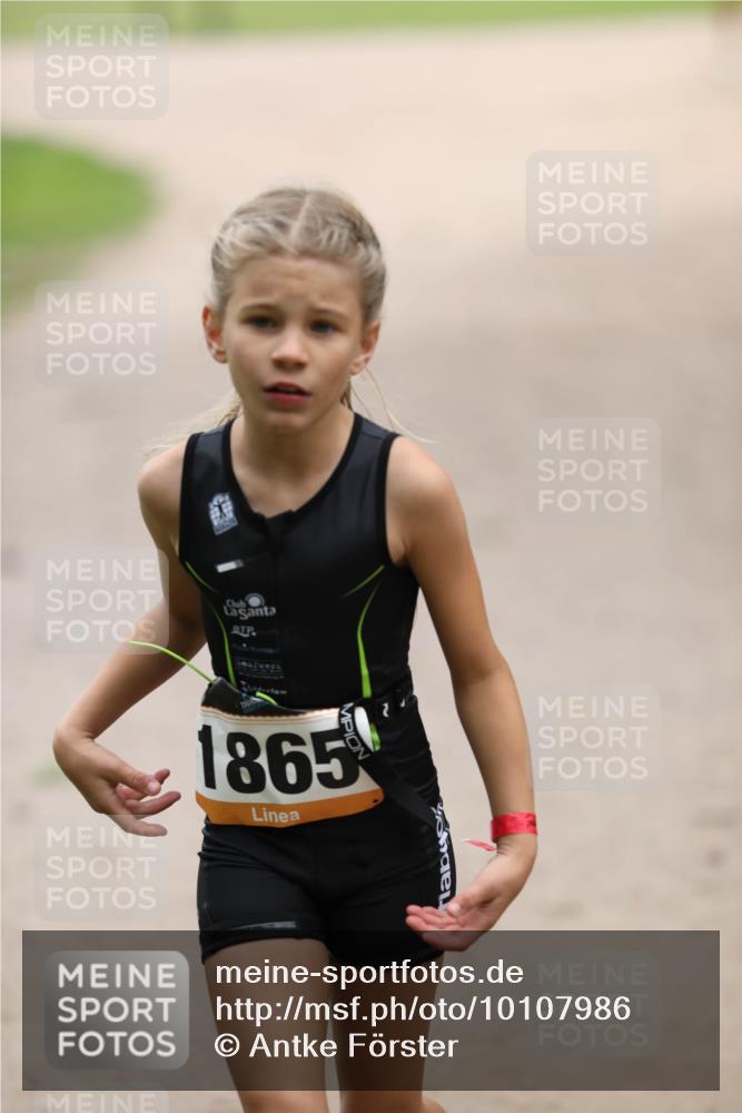 30.08.2026 - Elbe Triathlon Hamburg Antke Förster http://msf.ph/oto/10107986 30.08.2026 12:55:38 Laufen 1865 meine-sportfotos.de