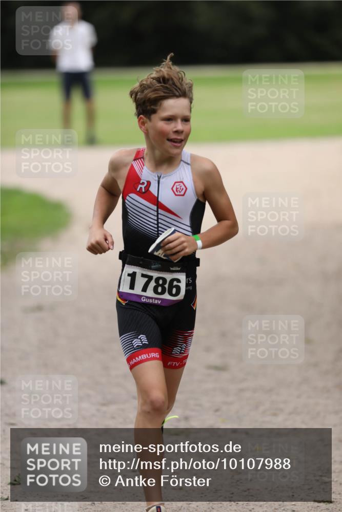 30.08.2026 - Elbe Triathlon Hamburg Antke Förster http://msf.ph/oto/10107988 30.08.2026 12:55:44 Laufen 1786 meine-sportfotos.de