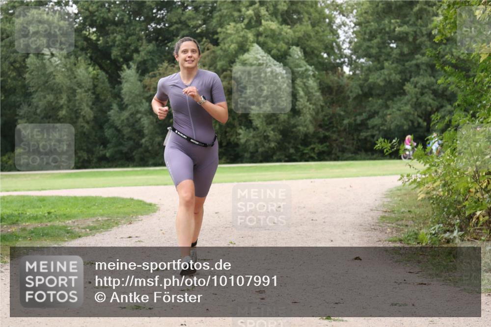 30.08.2026 - Elbe Triathlon Hamburg Antke Förster http://msf.ph/oto/10107991 30.08.2026 14:26:55 Laufen  meine-sportfotos.de