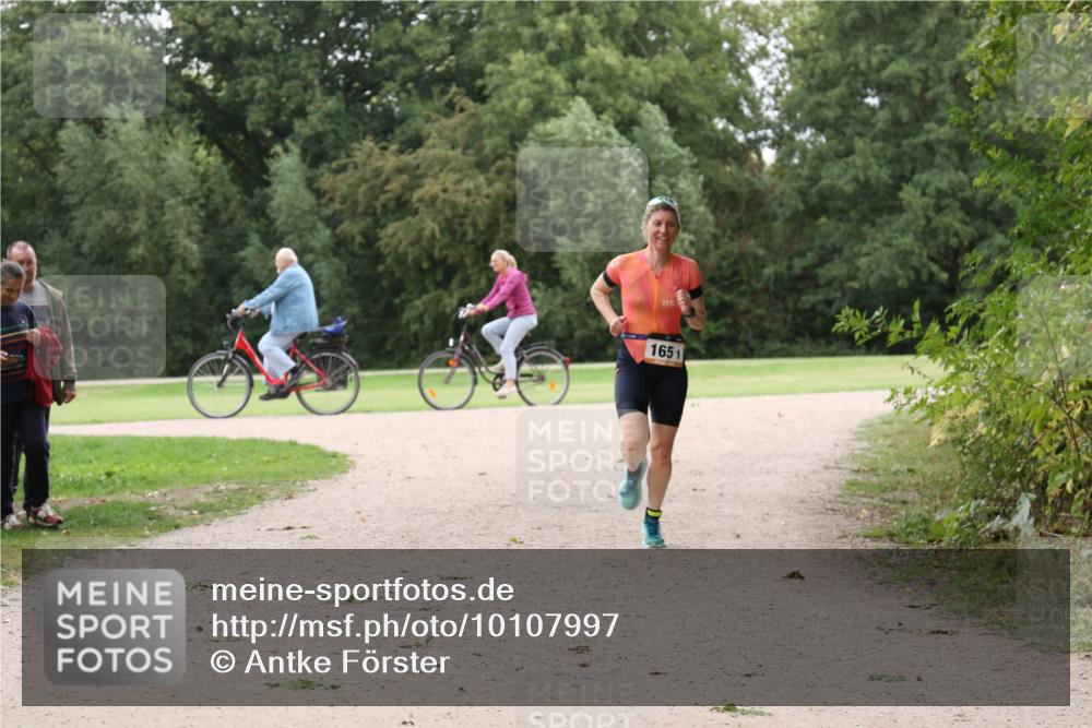 30.08.2026 - Elbe Triathlon Hamburg Antke Förster http://msf.ph/oto/10107997 30.08.2026 14:27:28 Laufen 1651 meine-sportfotos.de