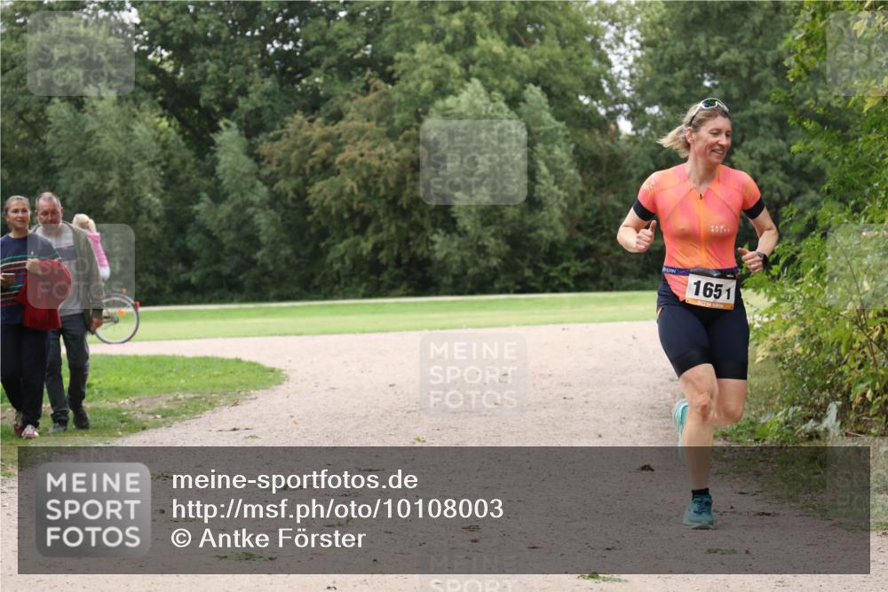 30.08.2026 - Elbe Triathlon Hamburg Antke Förster http://msf.ph/oto/10108003 30.08.2026 14:27:29 Laufen 1651 meine-sportfotos.de