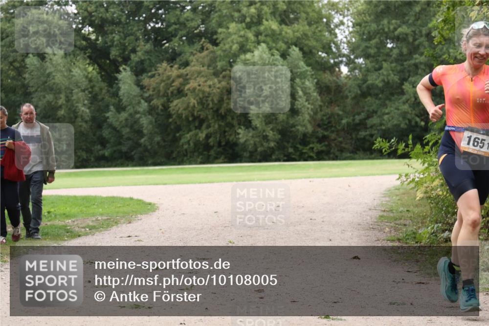 30.08.2026 - Elbe Triathlon Hamburg Antke Förster http://msf.ph/oto/10108005 30.08.2026 14:27:30 Laufen 1651 meine-sportfotos.de