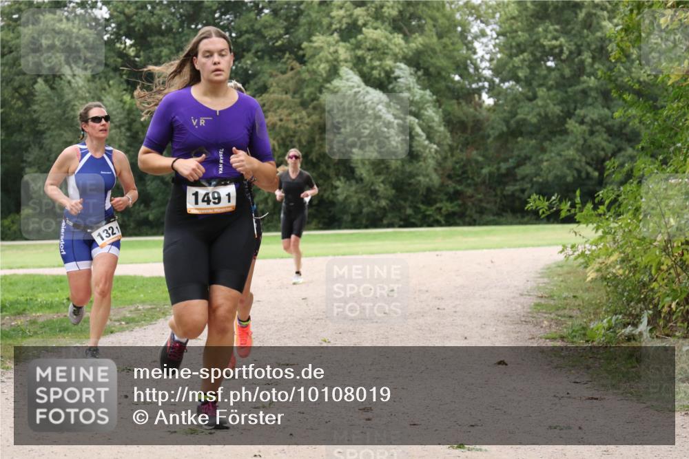 30.08.2026 - Elbe Triathlon Hamburg Antke Förster http://msf.ph/oto/10108019 30.08.2026 14:27:54 Laufen 1321, 1491 meine-sportfotos.de