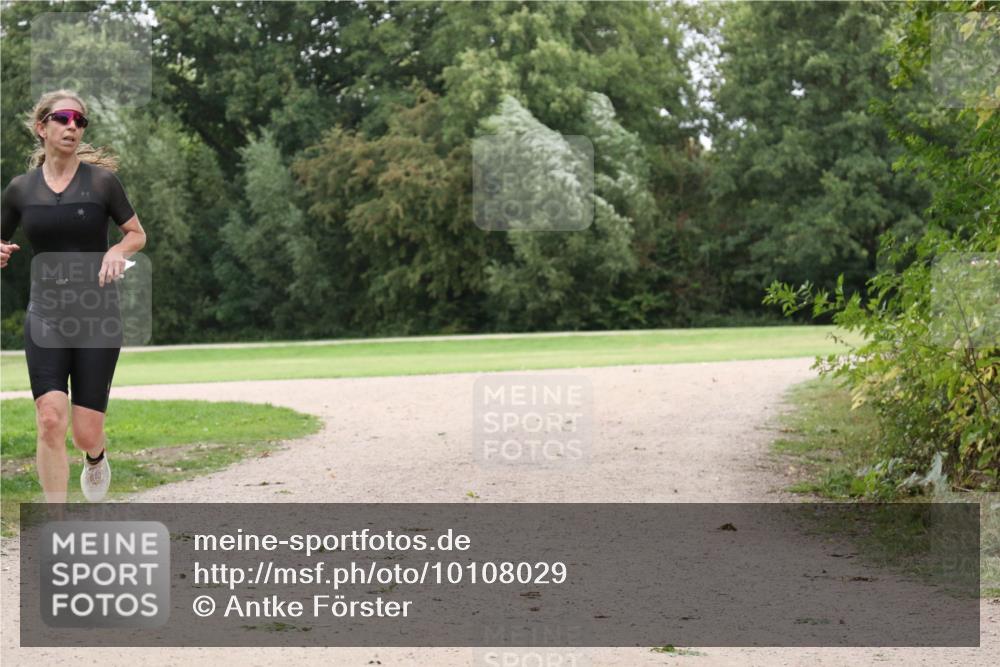 30.08.2026 - Elbe Triathlon Hamburg Antke Förster http://msf.ph/oto/10108029 30.08.2026 14:27:59 Laufen  meine-sportfotos.de