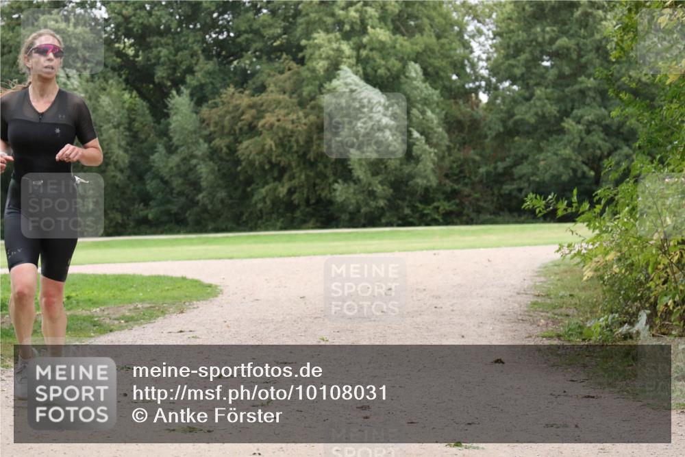 30.08.2026 - Elbe Triathlon Hamburg Antke Förster http://msf.ph/oto/10108031 30.08.2026 14:27:59 Laufen  meine-sportfotos.de