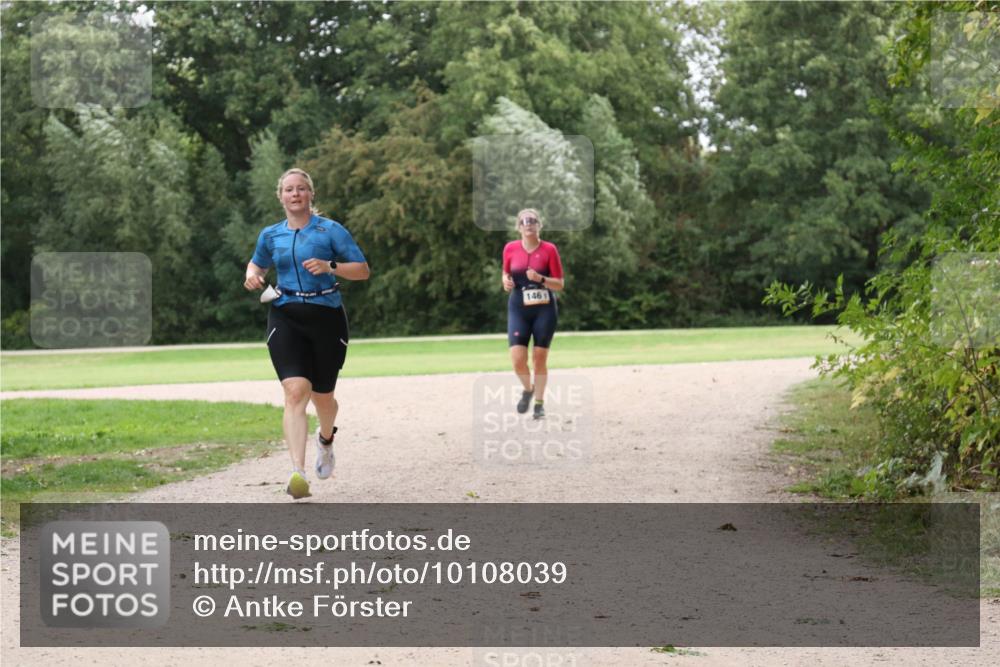 30.08.2026 - Elbe Triathlon Hamburg Antke Förster http://msf.ph/oto/10108039 30.08.2026 14:28:15 Laufen 1461 meine-sportfotos.de