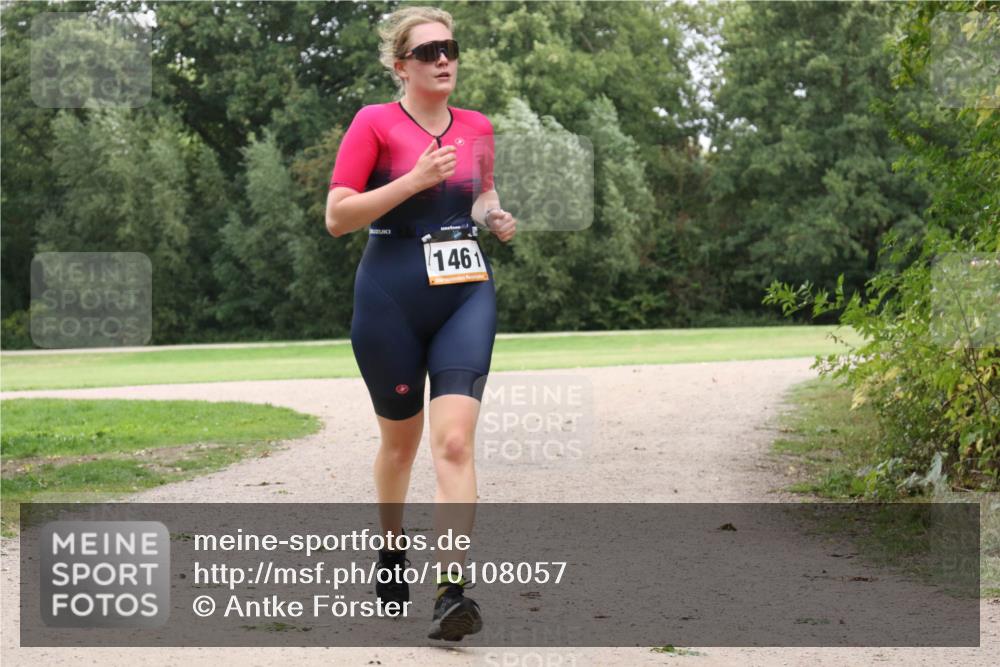 30.08.2026 - Elbe Triathlon Hamburg Antke Förster http://msf.ph/oto/10108057 30.08.2026 14:28:20 Laufen 1461 meine-sportfotos.de